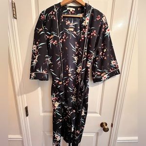 Casual Kimono, navy with floral design, size medium